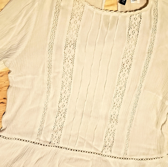 🚲H&M Divide Collection white lace detail top sz 2 - Picture 7 of 7